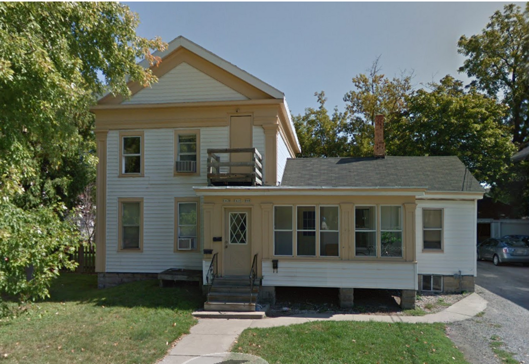 840 Jackson St in Oshkosh, WI - Building Photo