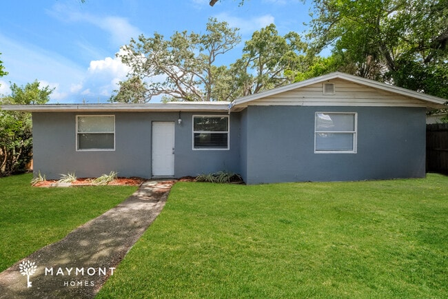 1161 Russell St in Clearwater, FL - Foto de edificio - Building Photo