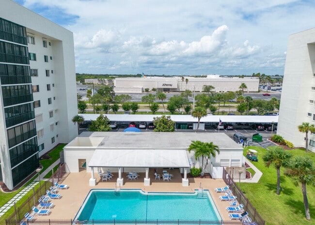 250 S Sykes Creek Pky, Unit B309 in Merritt Island, FL - Building Photo - Building Photo