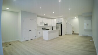 10240-10157 157 St NW in Edmonton, AB - Building Photo