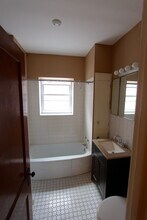 1109 S Oak Park Ave, Unit 2 in Oak Park, IL - Building Photo - Building Photo