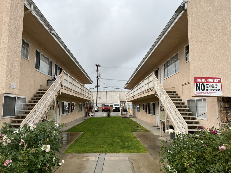 24663 Pennsylvania Ave in Lomita, CA - Building Photo