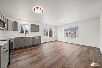 1493 W 40th Ave, Unit #1493 in Anchorage, AK - Building Photo - Building Photo