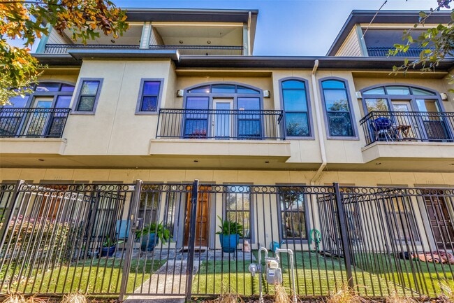 property at 1117 St Charles St