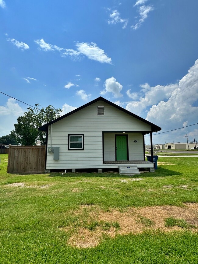 property at 100 7th Ave