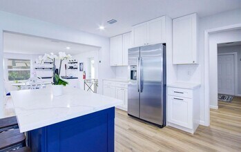 1950 NE 30th St in Lighthouse Point, FL - Building Photo - Building Photo