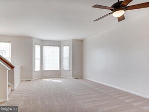 6704 Dorothy Giles Ct in Alexandria, VA - Building Photo - Building Photo