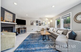 397 Livingood Ln in Lake Oswego, OR - Building Photo - Building Photo