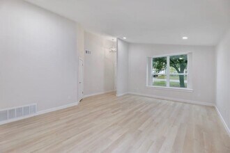 2111 Rick Whinery Dr in Austin, TX - Building Photo - Building Photo