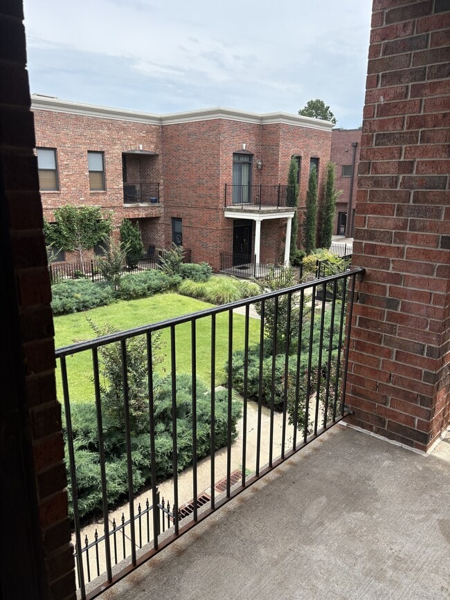 property at 713 S Madison Pl