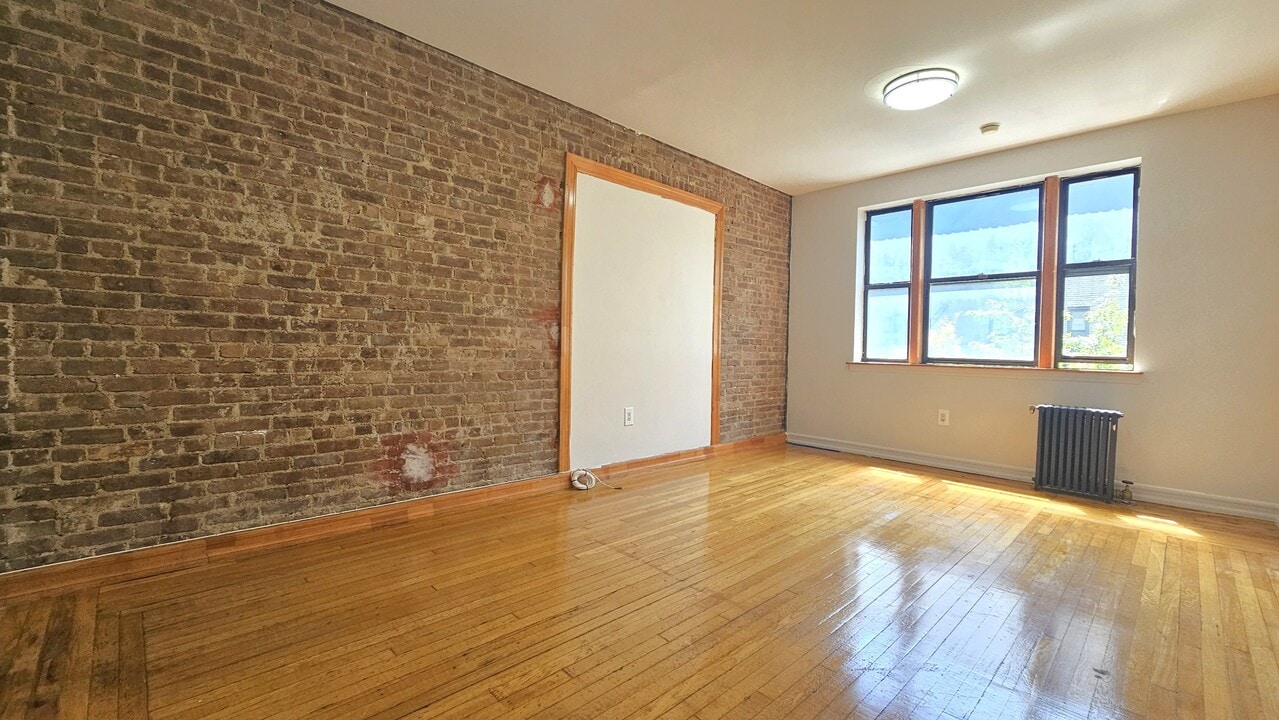 715 W 172nd St in New York, NY - Building Photo