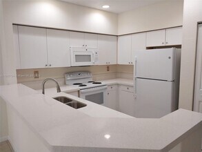 2501 SW 83rd Ter in Miramar, FL - Foto de edificio - Building Photo