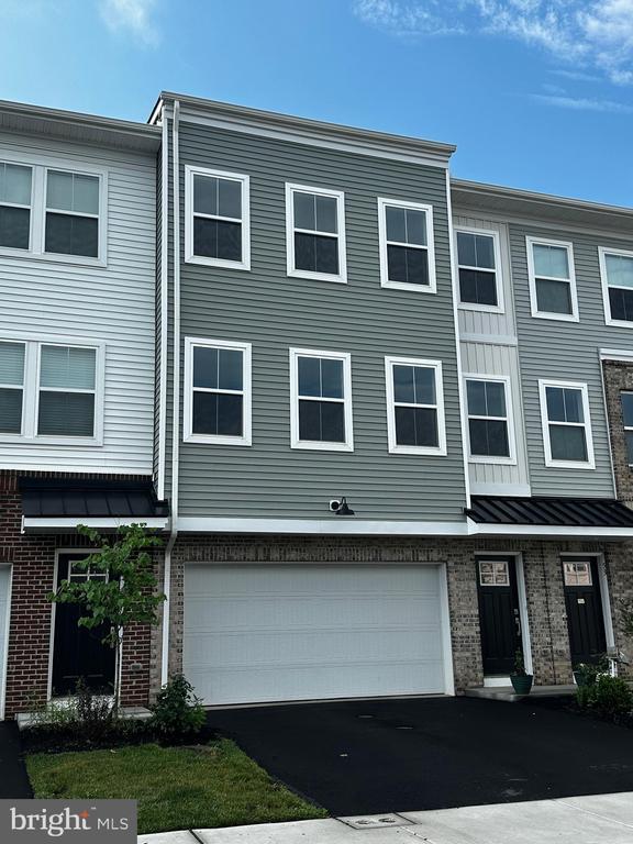 property at 51 Four Leaf Dr