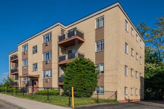 10 Thorn in Mattapan, MA - Foto de edificio - Interior Photo