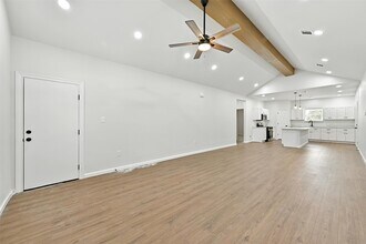 6105 Woodrow St in Texas City, TX - Building Photo - Building Photo