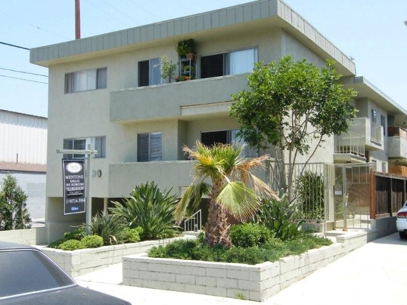 3820 Mentone Ave in Culver City, CA - Building Photo