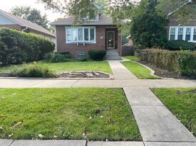 1428 Fowler Ave in Evanston, IL - Building Photo