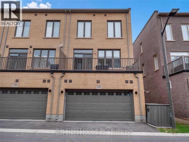 3186 Mintwood Cir in Oakville, ON - Building Photo - Building Photo
