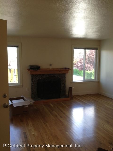 2801 N Ainsworth St in Portland, OR - Building Photo