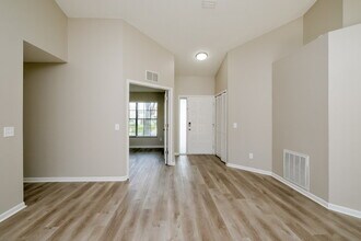 1621 Dusty Rose Ln in Brandon, FL - Building Photo - Building Photo