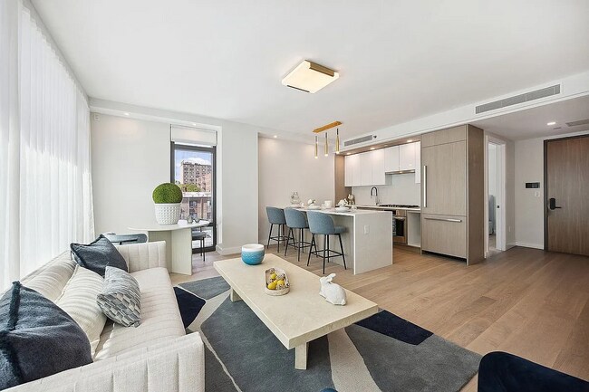 38-20 Parsons Blvd in Queens, NY - Building Photo - Building Photo