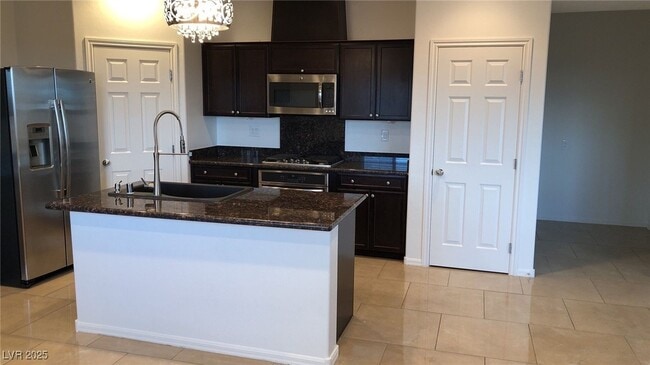 10819 Leatherstocking Ave in Las Vegas, NV - Building Photo - Building Photo