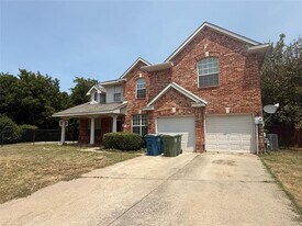 1313 Baythorne Dr in Lewisville, TX - Building Photo