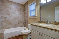 206 E 34th St photo'