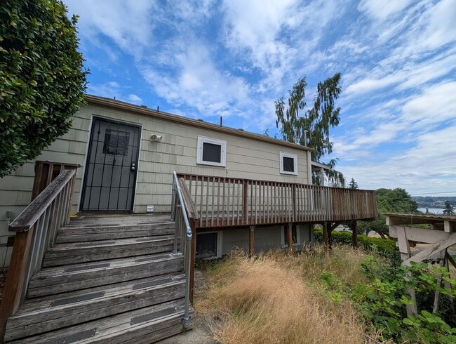 1611 Trenton Ave in Bremerton, WA - Building Photo - Building Photo