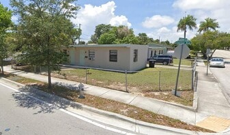 2721 Georgia Ave in West Palm Beach, FL - Building Photo
