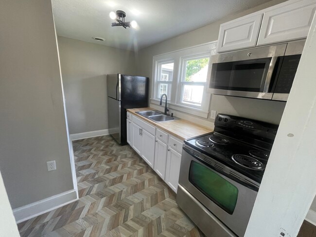 821 Capitol Landing Rd in Williamsburg, VA - Building Photo - Building Photo