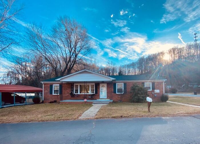 103 Westerman St in Old Fort, NC - Building Photo