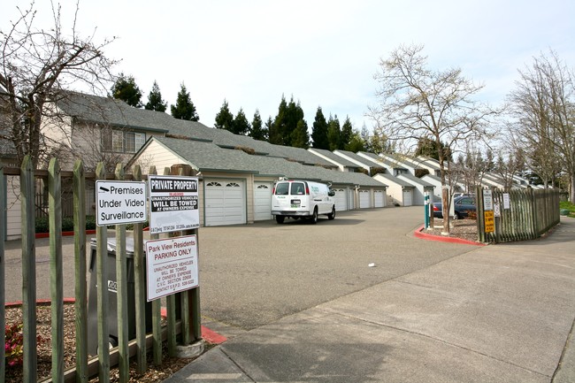 1113-1143 Eardley Ave in Santa Rosa, CA - Foto de edificio - Building Photo