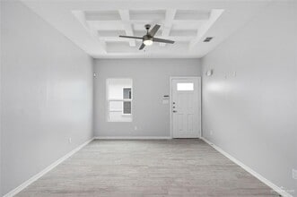 304 S Retama Ln, Unit 2 in Weslaco, TX - Building Photo - Building Photo