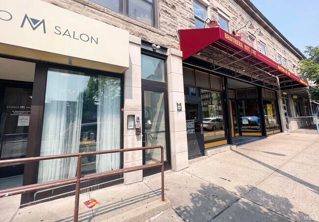 213 N Walnut St in Bloomington, IN - Building Photo - Building Photo