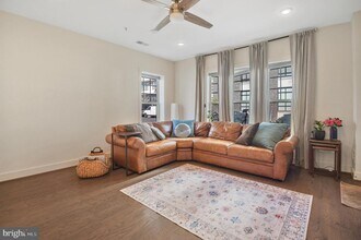 813 Rockwell Ave in Gaithersburg, MD - Building Photo - Building Photo