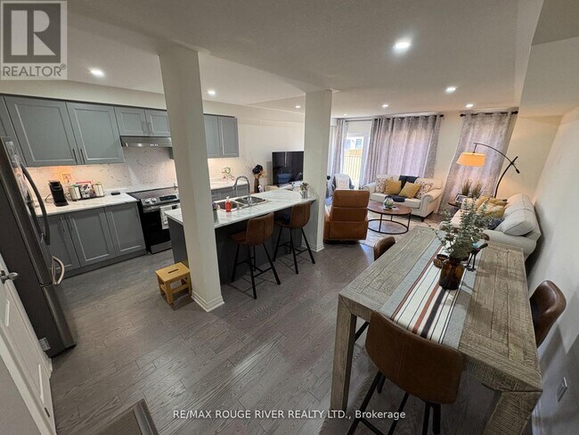 60 Sailors Landing in Bowmanville, ON - Building Photo - Building Photo