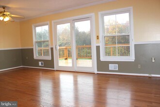 9223 Sand Creek Ct in Burke, VA - Building Photo - Building Photo