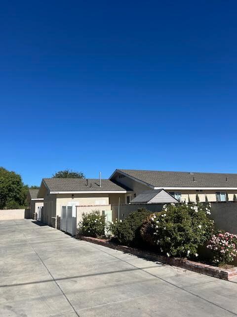 22963 16th St, Unit One-Half in Santa Clarita, CA - Building Photo