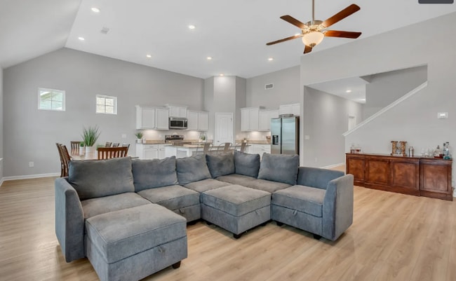 272 Thorpe Dr in Spring Hill, TN - Foto de edificio - Building Photo