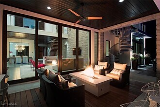 688 3rd St N in Naples, FL - Building Photo - Building Photo