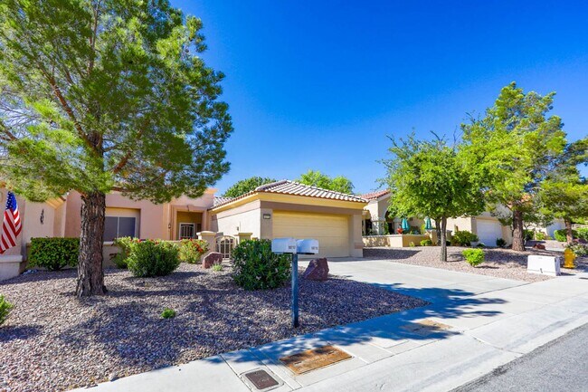 10715 Mission Lakes Ave in Las Vegas, NV - Building Photo - Building Photo