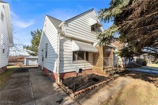 4762 E 88th St in Garfield Heights, OH - Building Photo