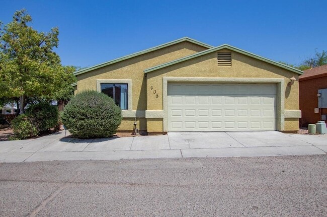 property at 405 E Geronimo Bluff Loop