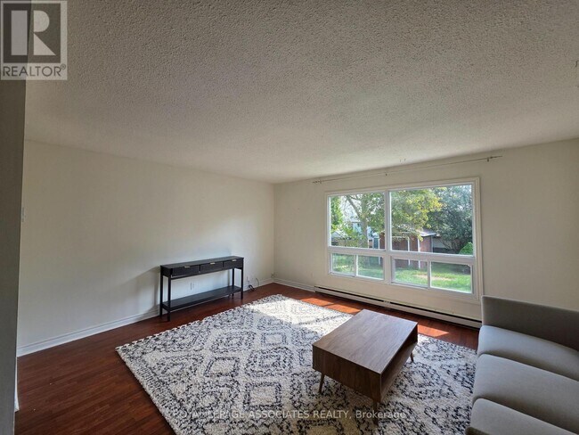 331 Phillip Murray Ave in Oshawa, ON - Building Photo - Building Photo