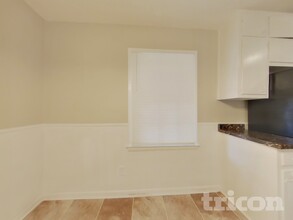 3842 Wesley Dr in Lithia Springs, GA - Foto de edificio - Building Photo