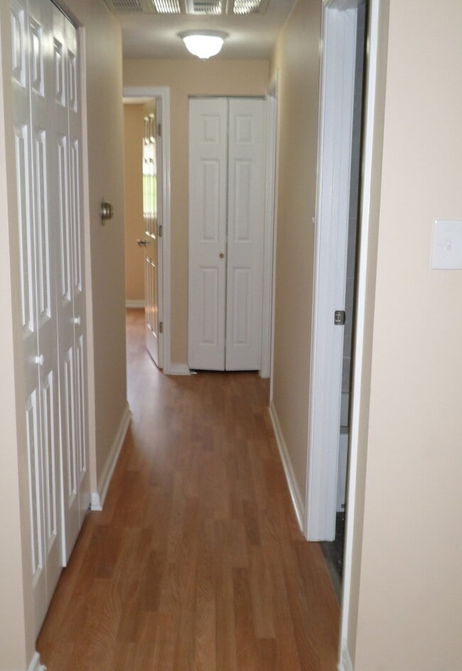 30 Waban Ct in Schaumburg, IL - Building Photo - Building Photo