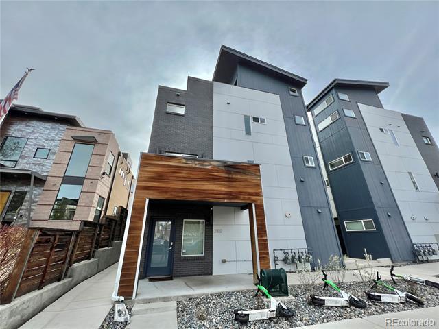 2106 Eliot St in Denver, CO - Building Photo - Building Photo