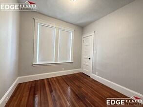 39 Foster St, Unit 1 in Boston, MA - Foto de edificio - Building Photo