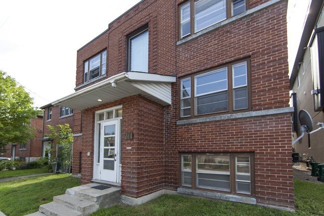 211 Ivy Cres in Ottawa, ON - Building Photo - Other